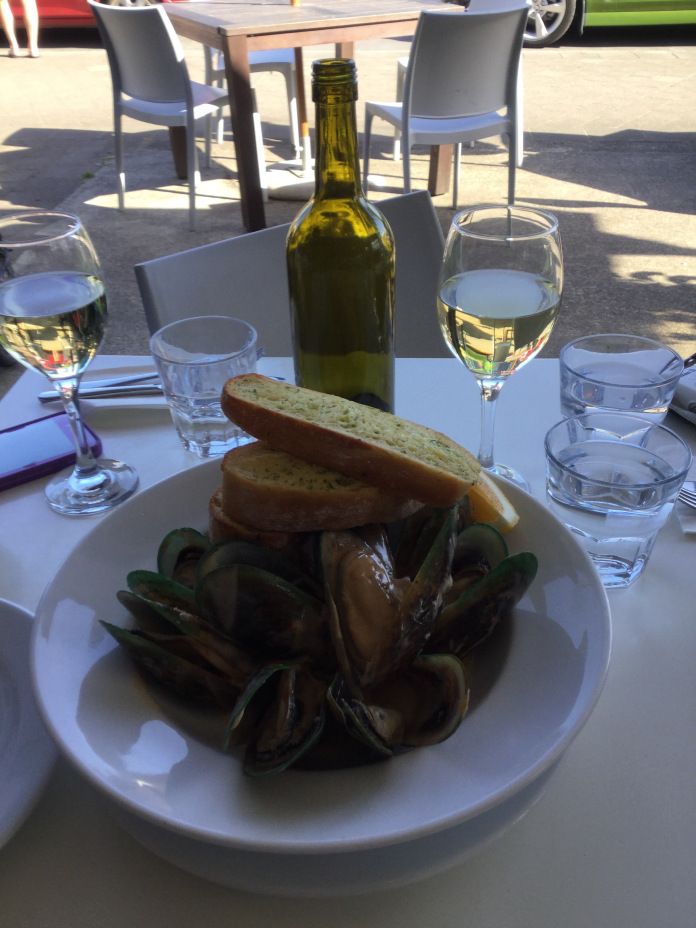 Mussels and wine for dinner!